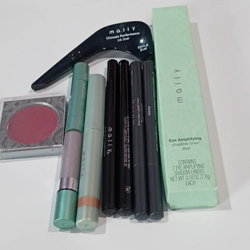 Mally Beauty‎ Eye Makeup Bundle | Eyeliner & Shadow Set